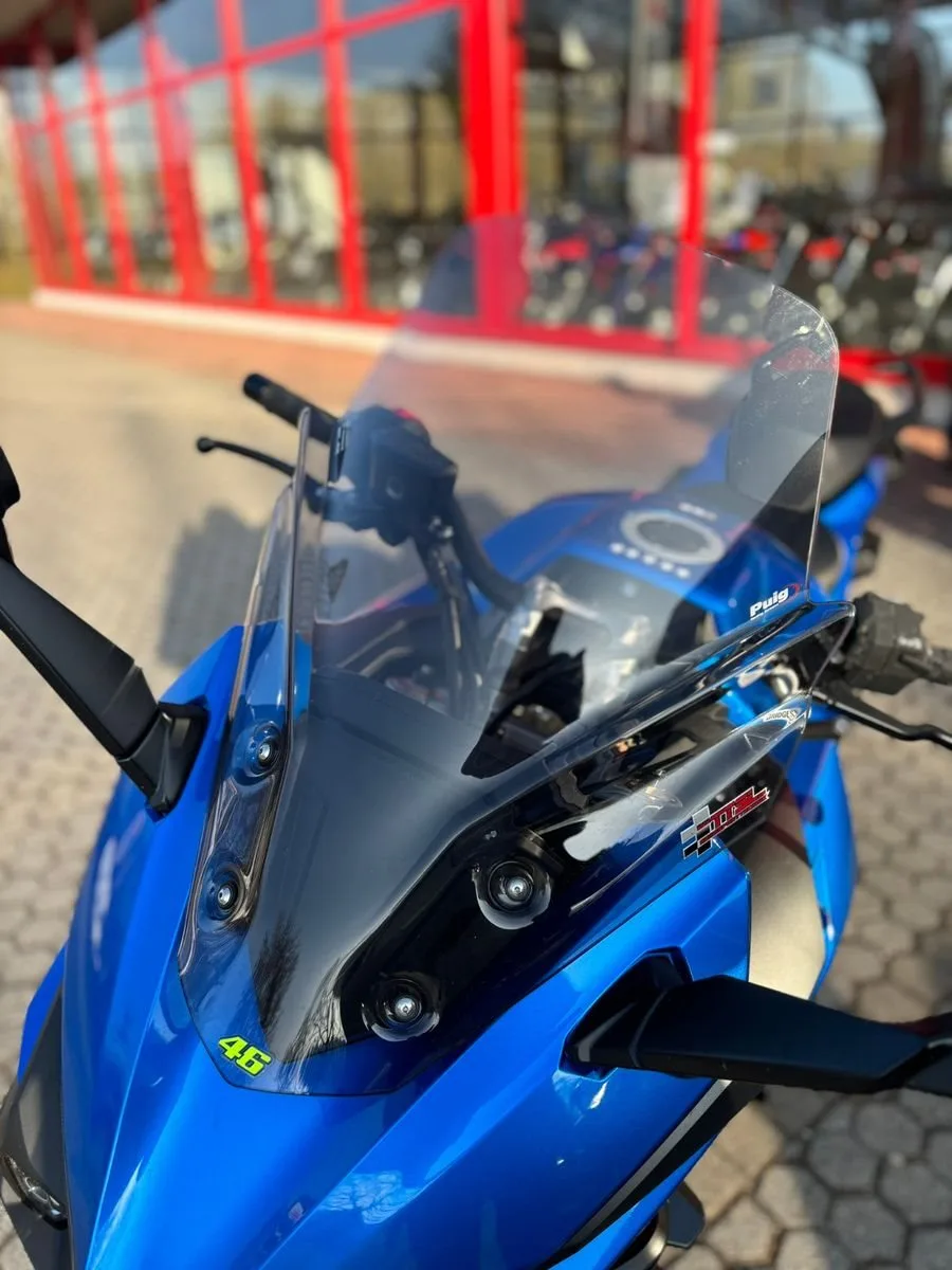 Suzuki GSX-S1000GT Top