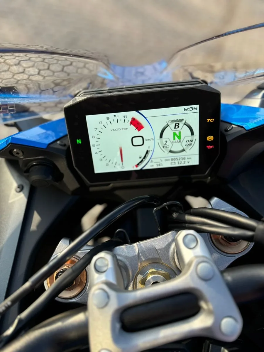 Suzuki GSX-S1000GT Top