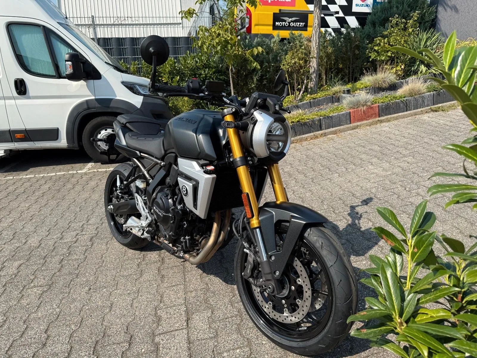 Suzuki GSX-8T