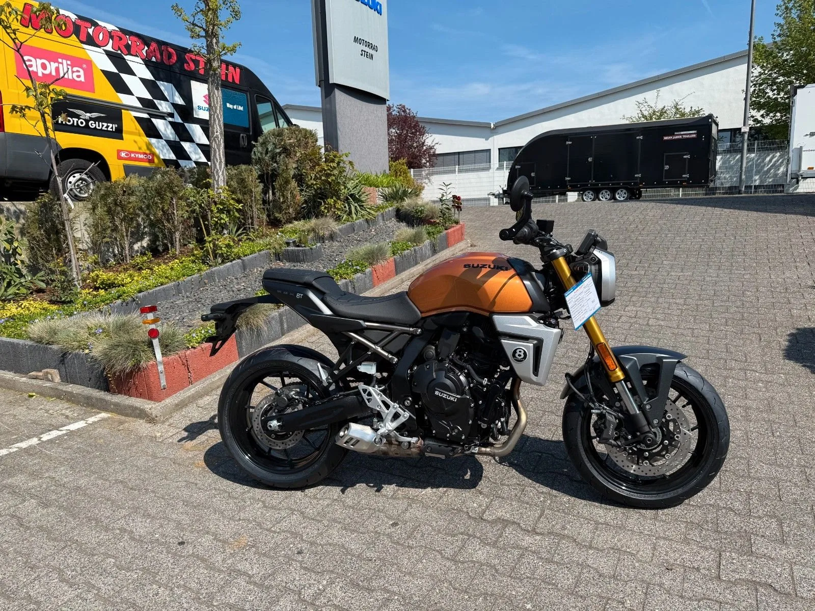 Suzuki GSX-8T