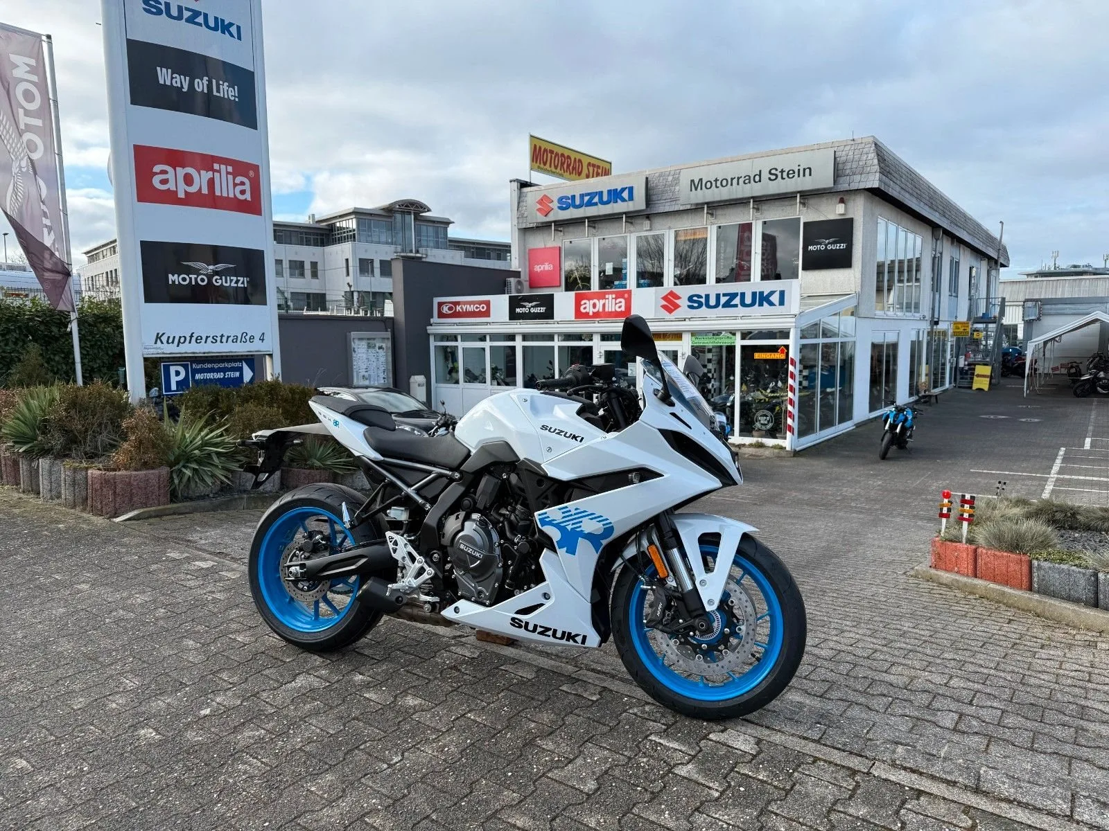 Suzuki GSX-8R