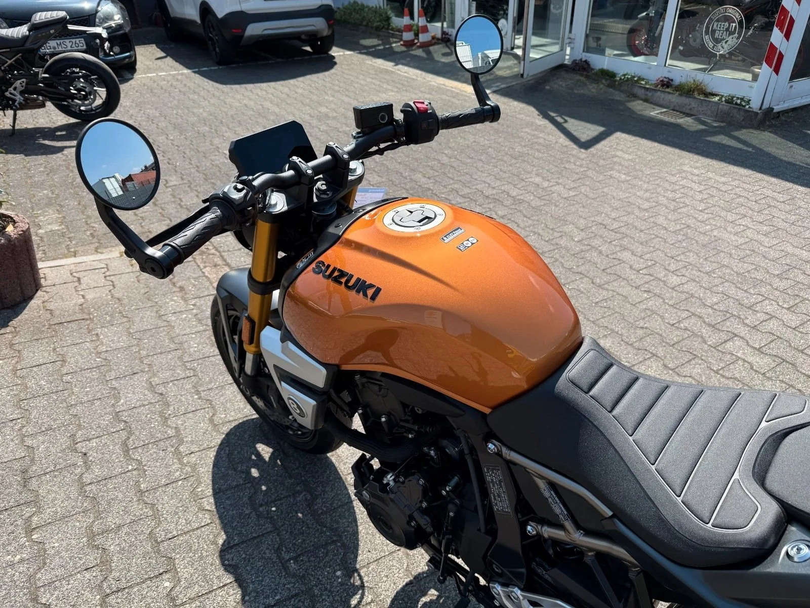 Suzuki GSX-8T