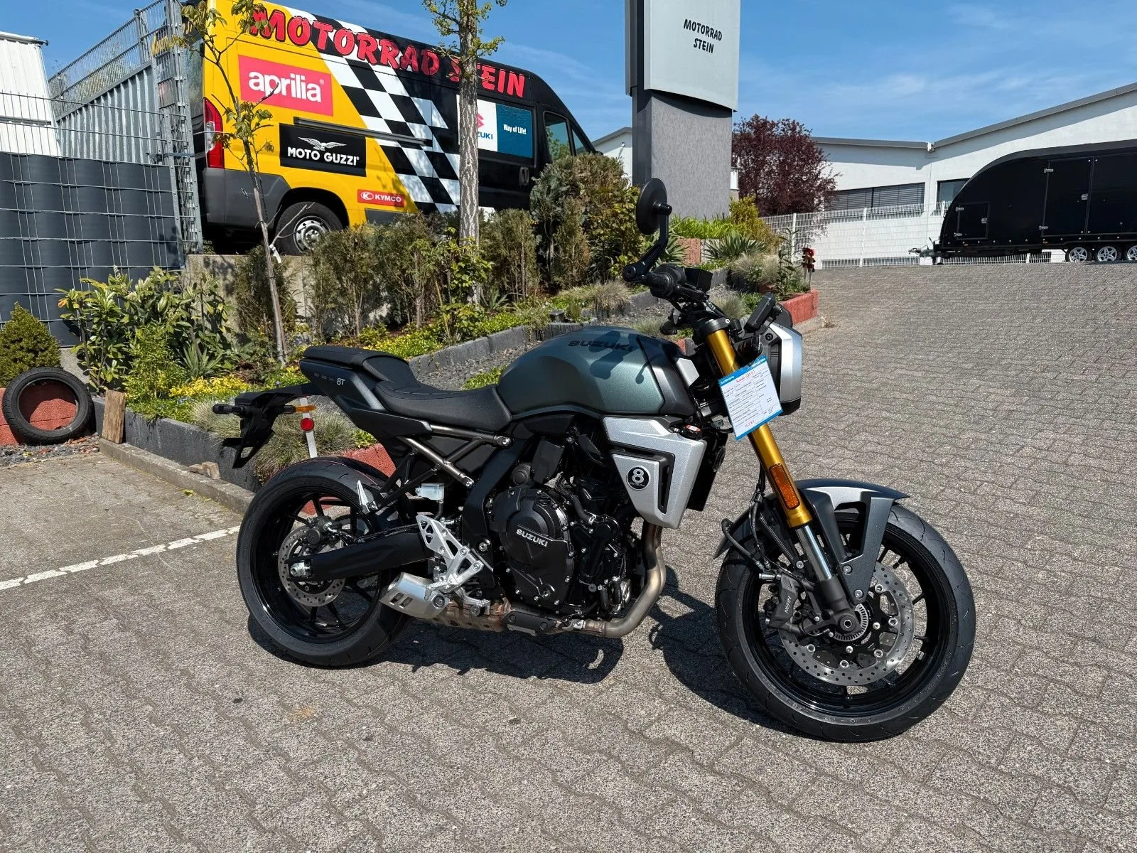 Suzuki GSX-8T