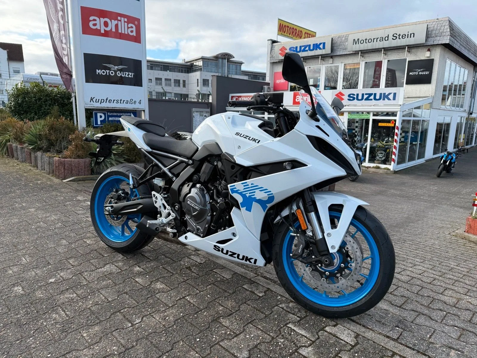 Suzuki GSX-8R