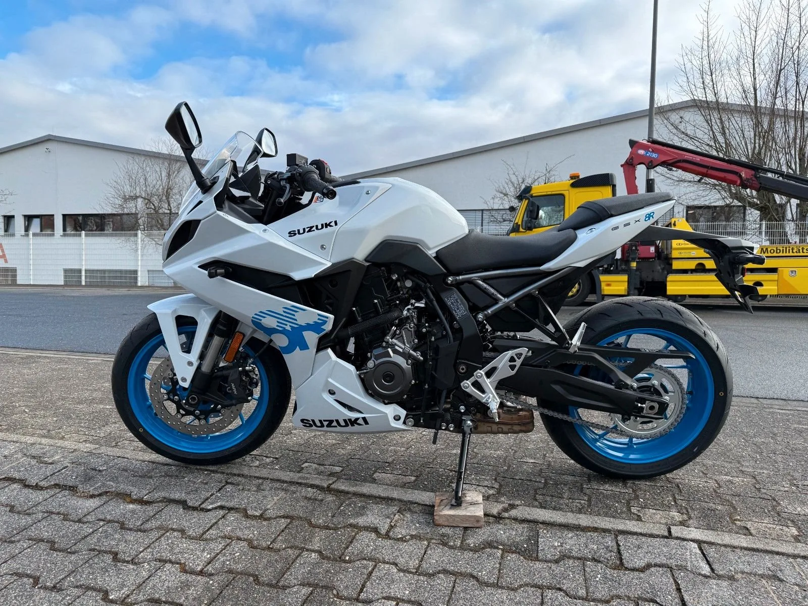 Suzuki GSX-8R