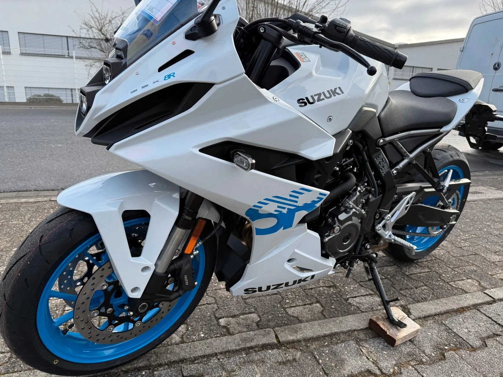Suzuki GSX-8R