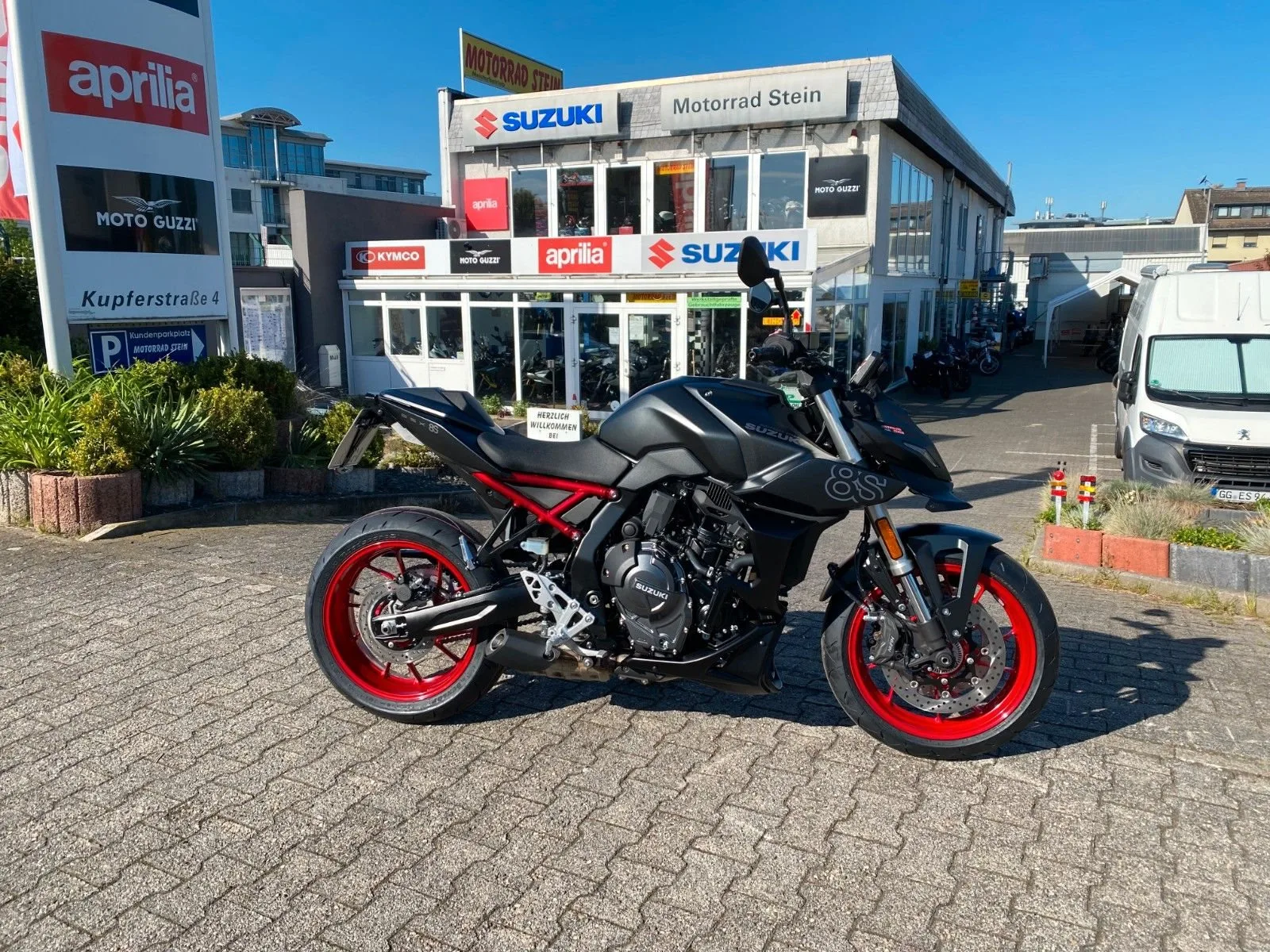 Suzuki GSX-8S