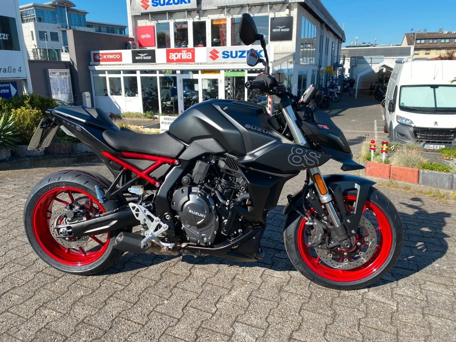 Suzuki GSX-8S