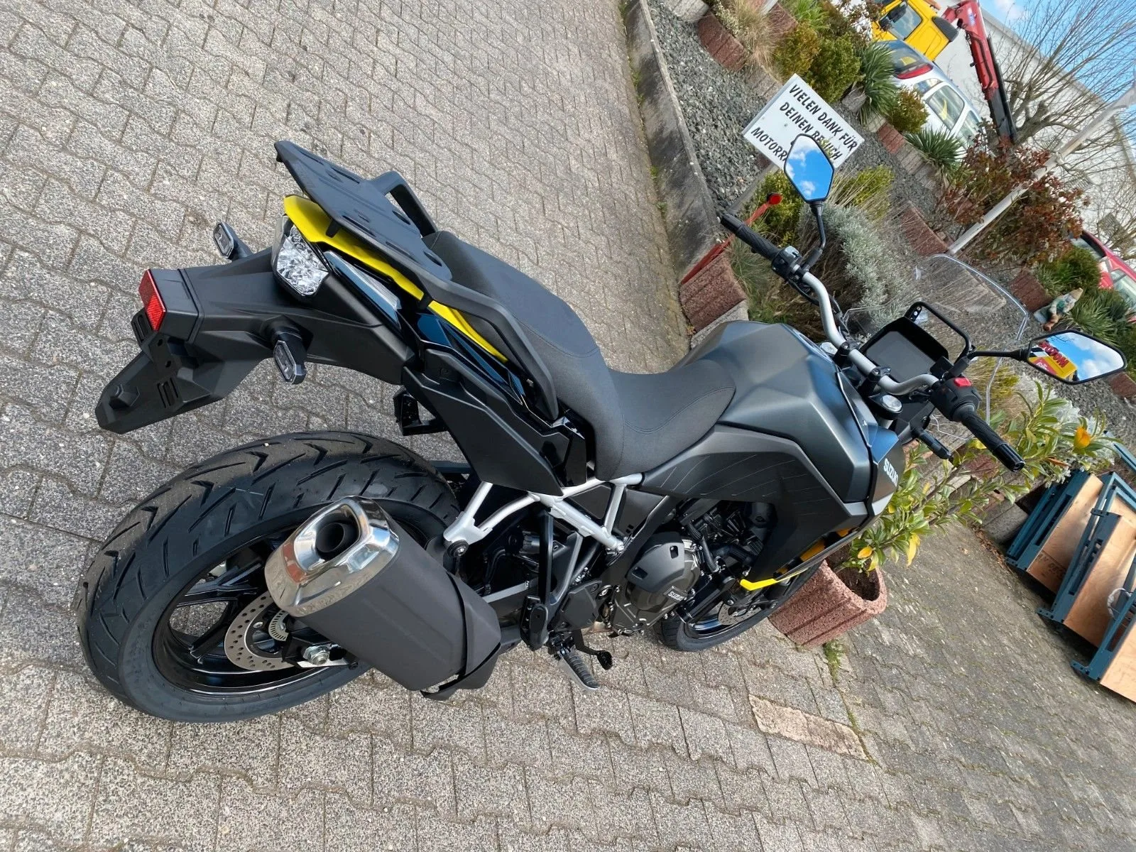 Suzuki V-Strom 800