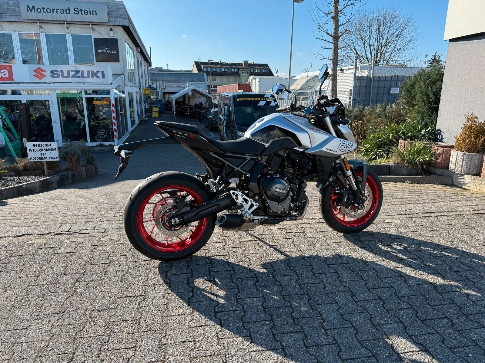 Suzuki GSX-8S