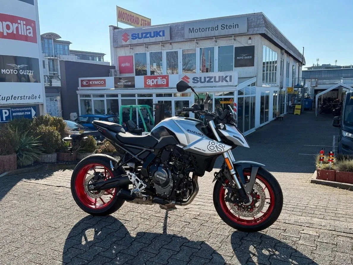 Suzuki GSX-8S