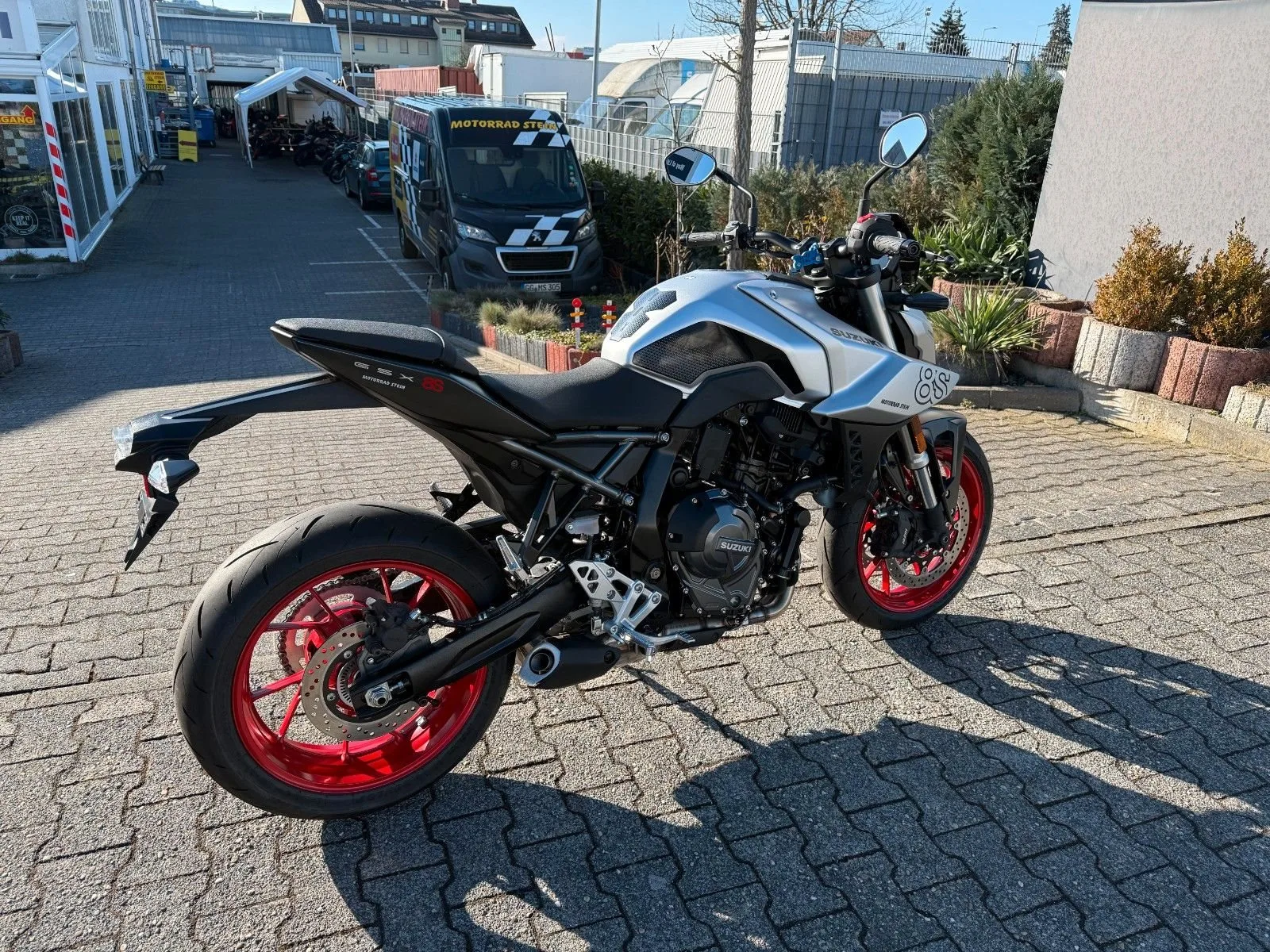 Suzuki GSX-8S