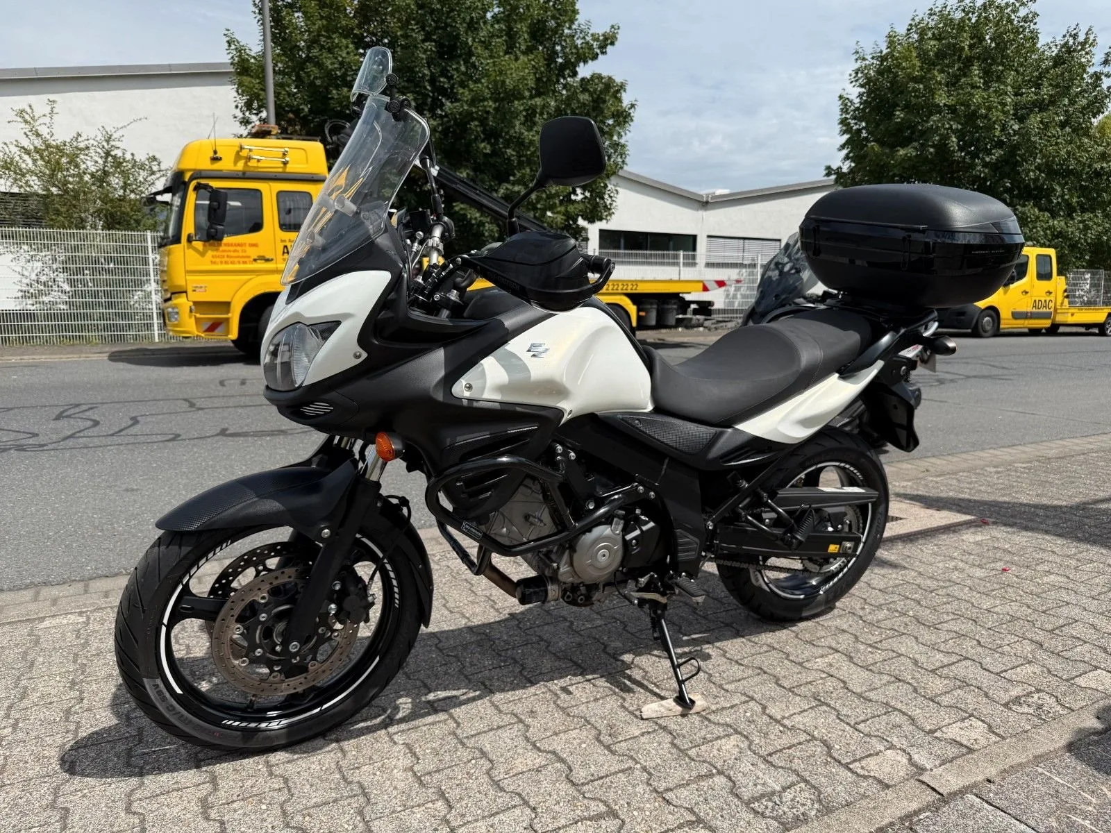 Suzuki V-Strom 650