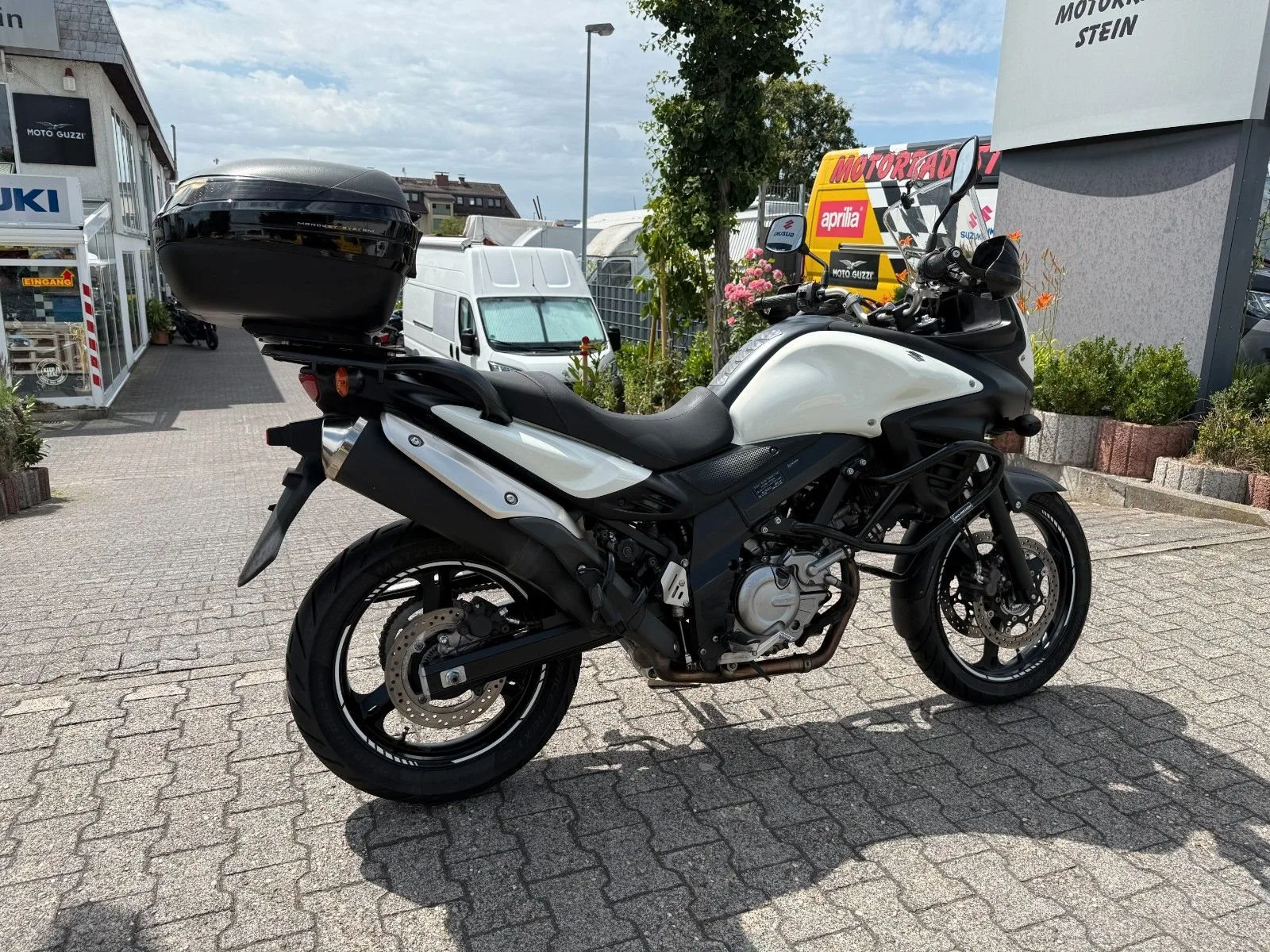 Suzuki V-Strom 650