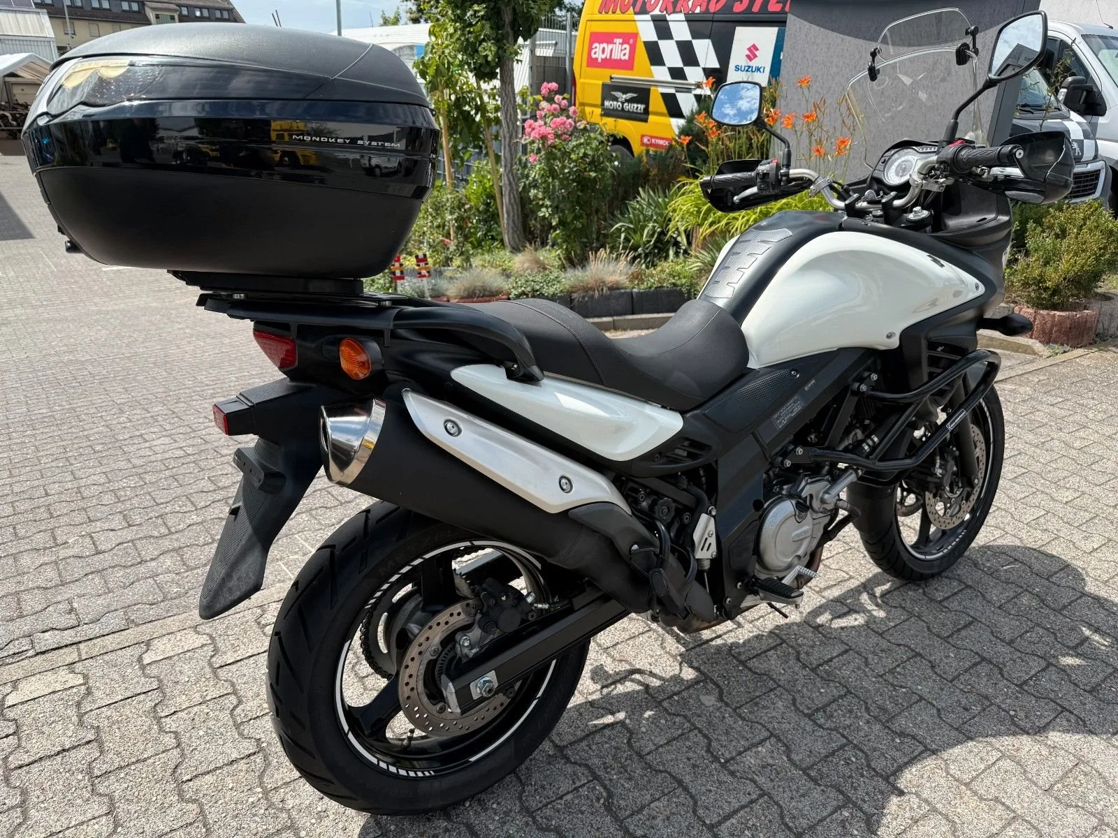 Suzuki V-Strom 650