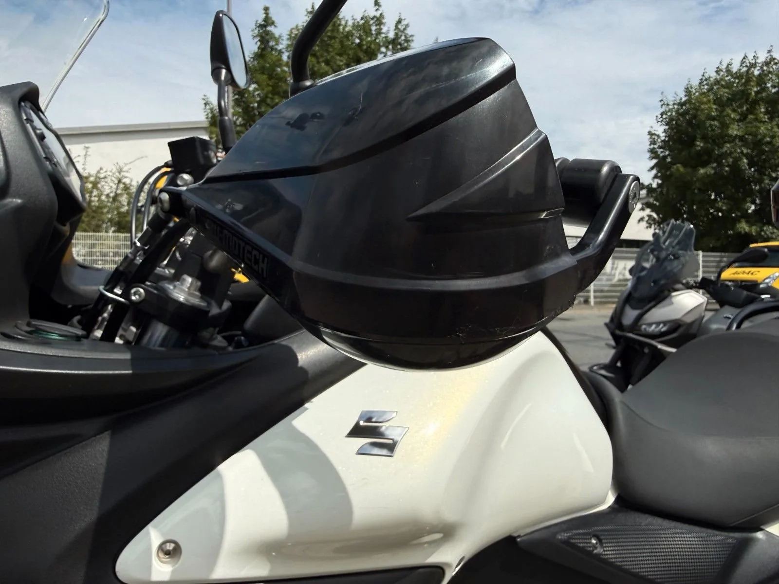 Suzuki V-Strom 650