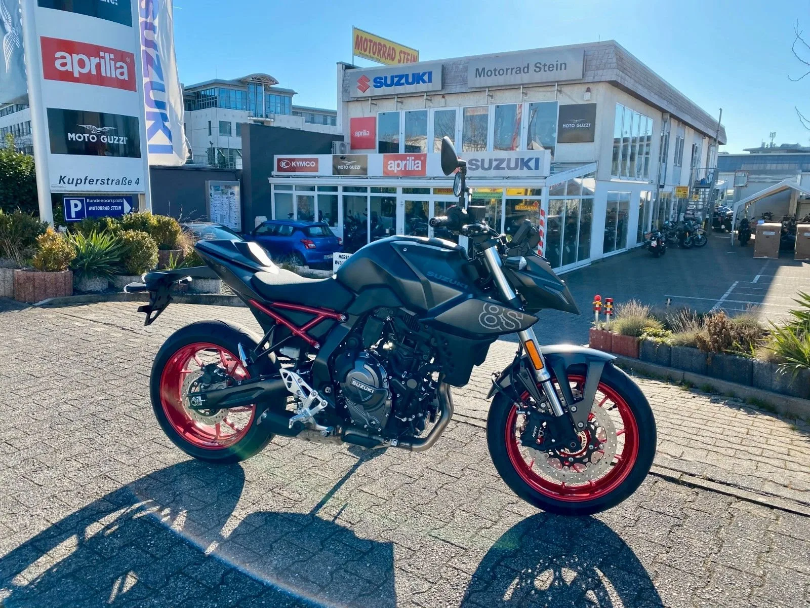 Suzuki GSX-8S