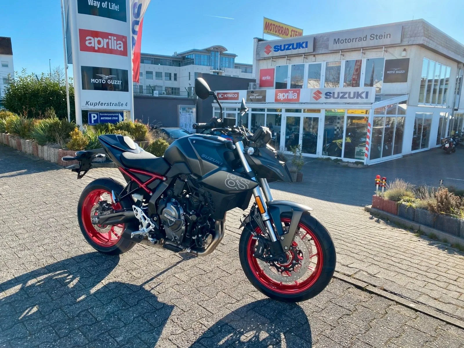 Suzuki GSX-8S