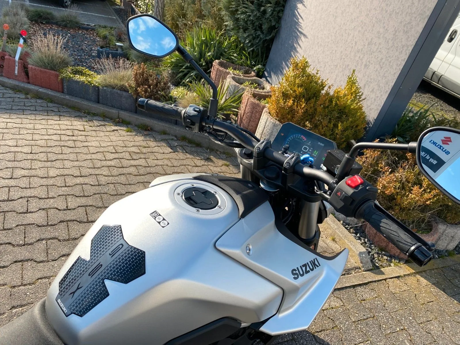 Suzuki GSX-8S