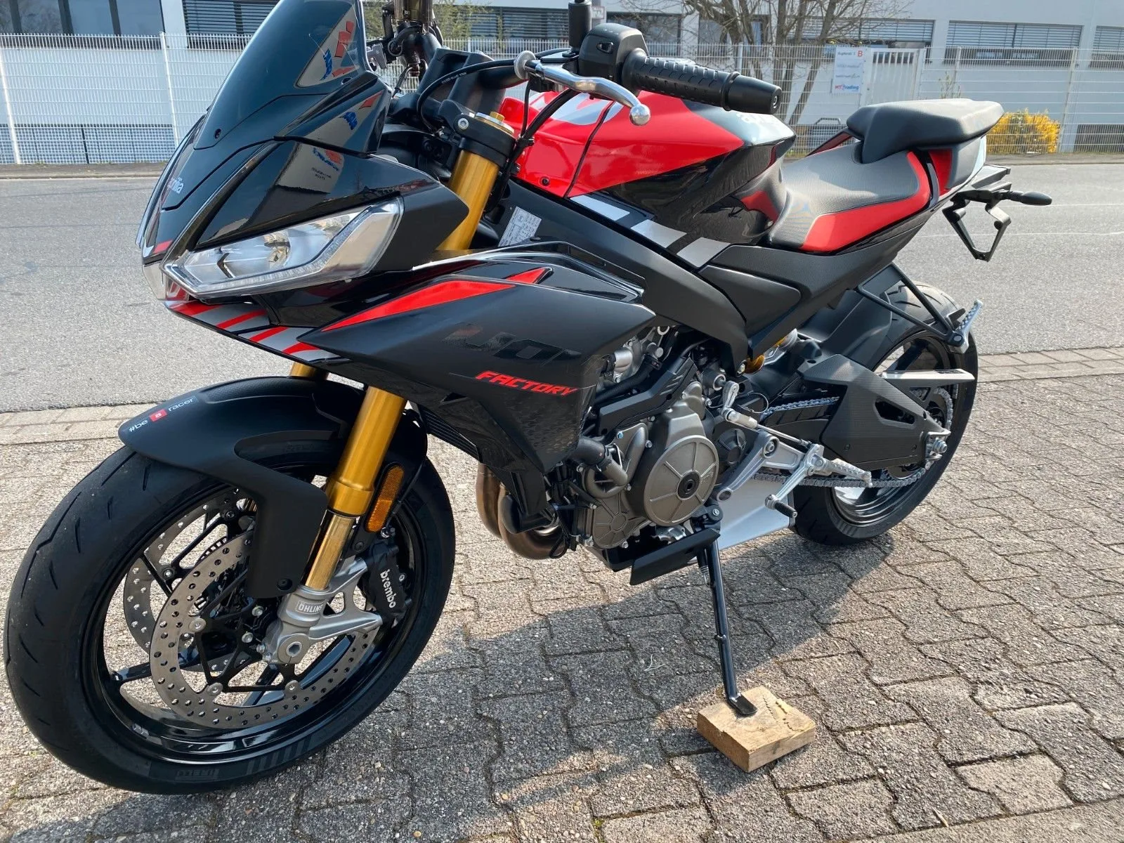 Aprilia Tuono 660 Factory