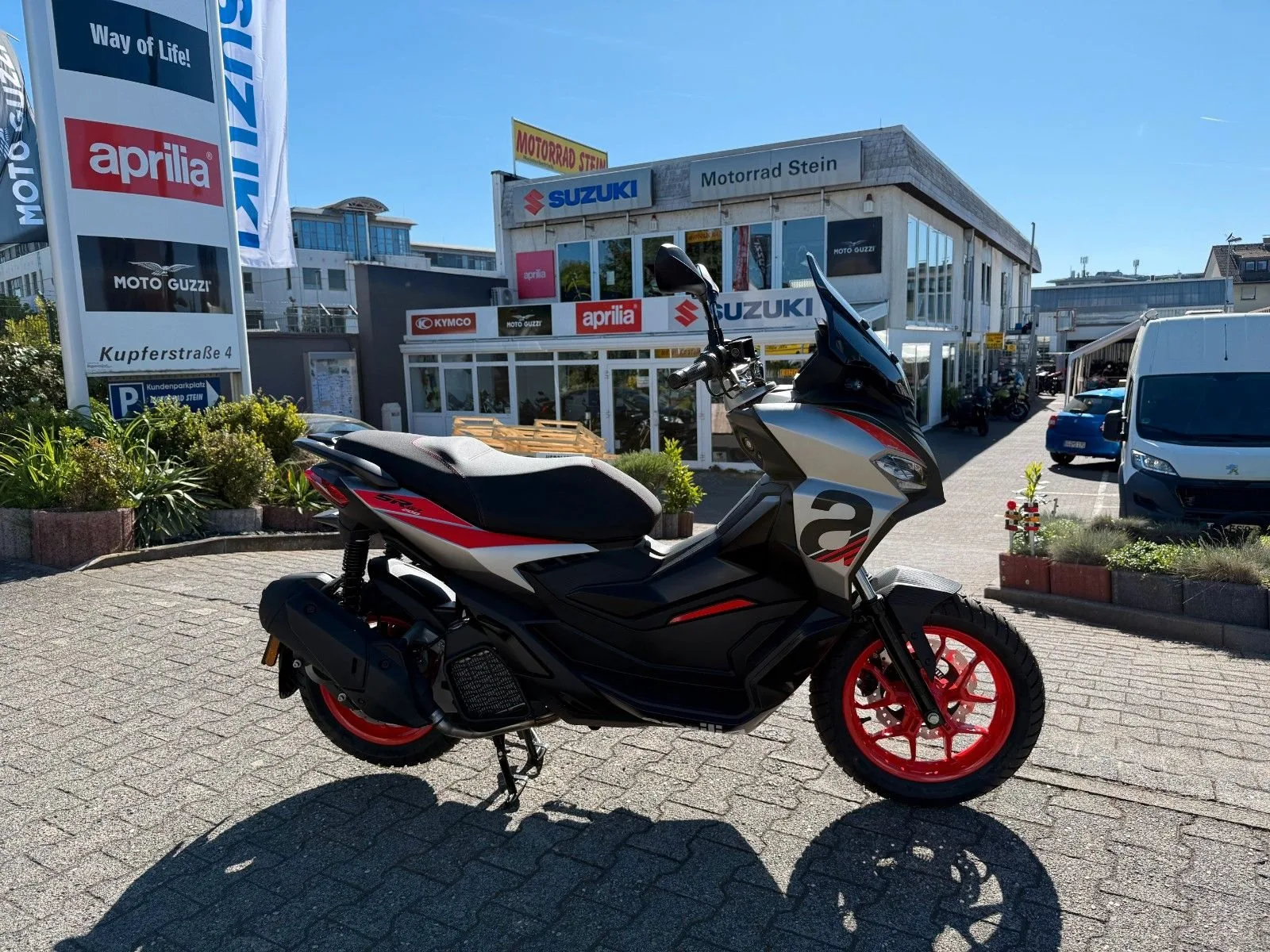 Aprilia SR GT Sport 200