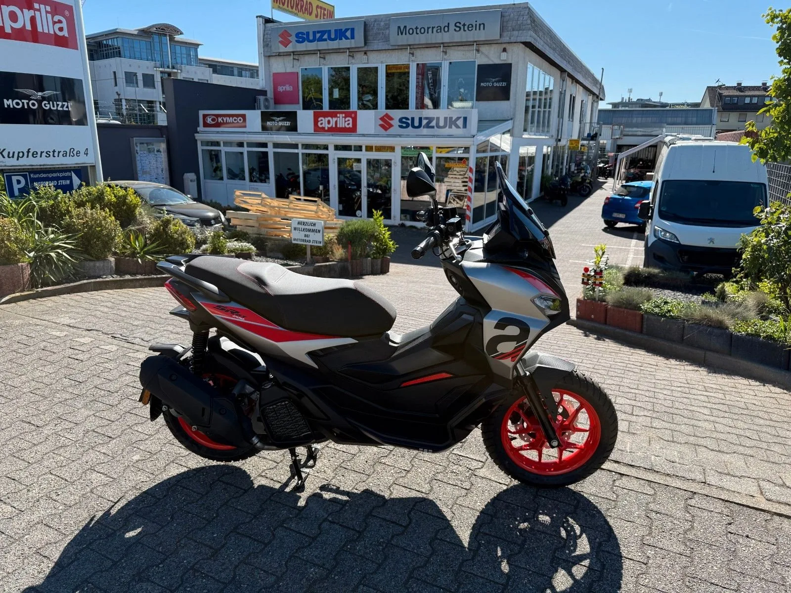 Aprilia SR GT Sport 200