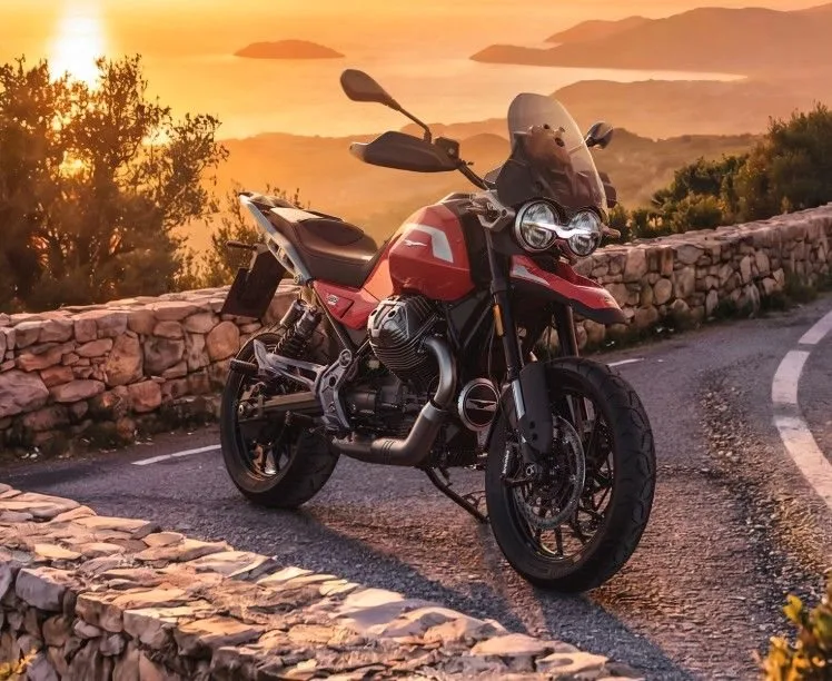 Moto Guzzi V85 Strada