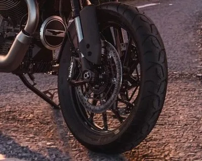 Moto Guzzi V85 Strada