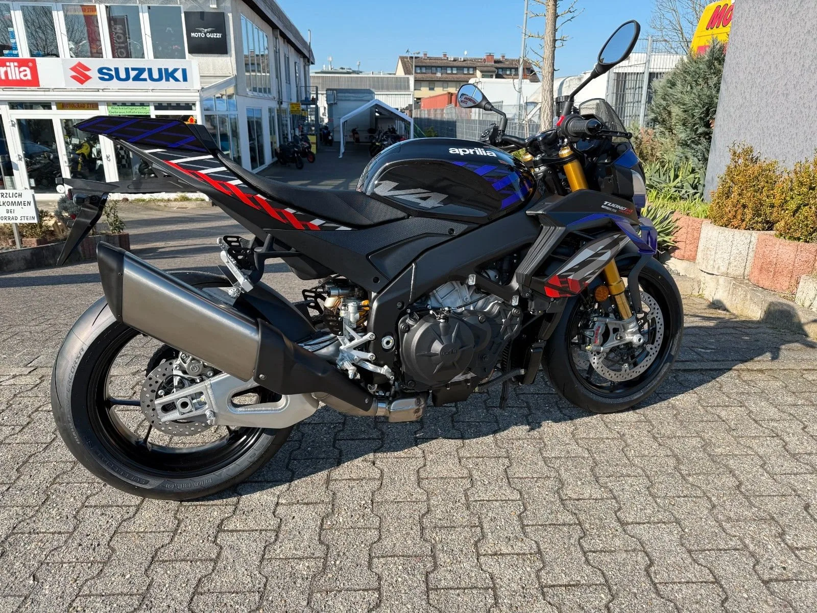 Aprilia Tuono V4 1100 Factory