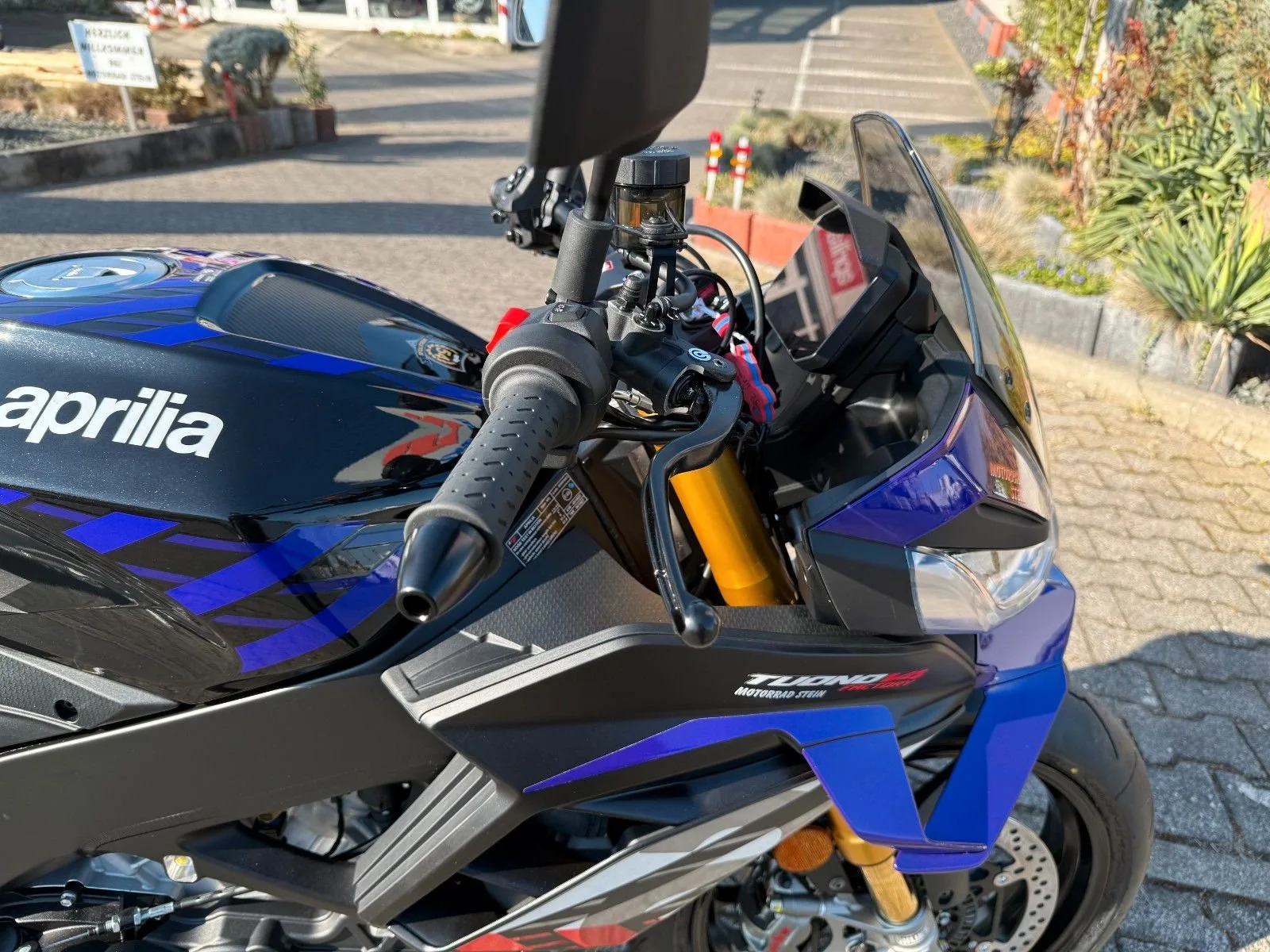 Aprilia Tuono V4 1100 Factory