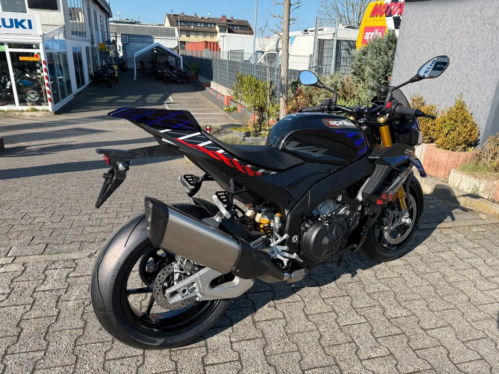 Aprilia Tuono V4 1100 Factory
