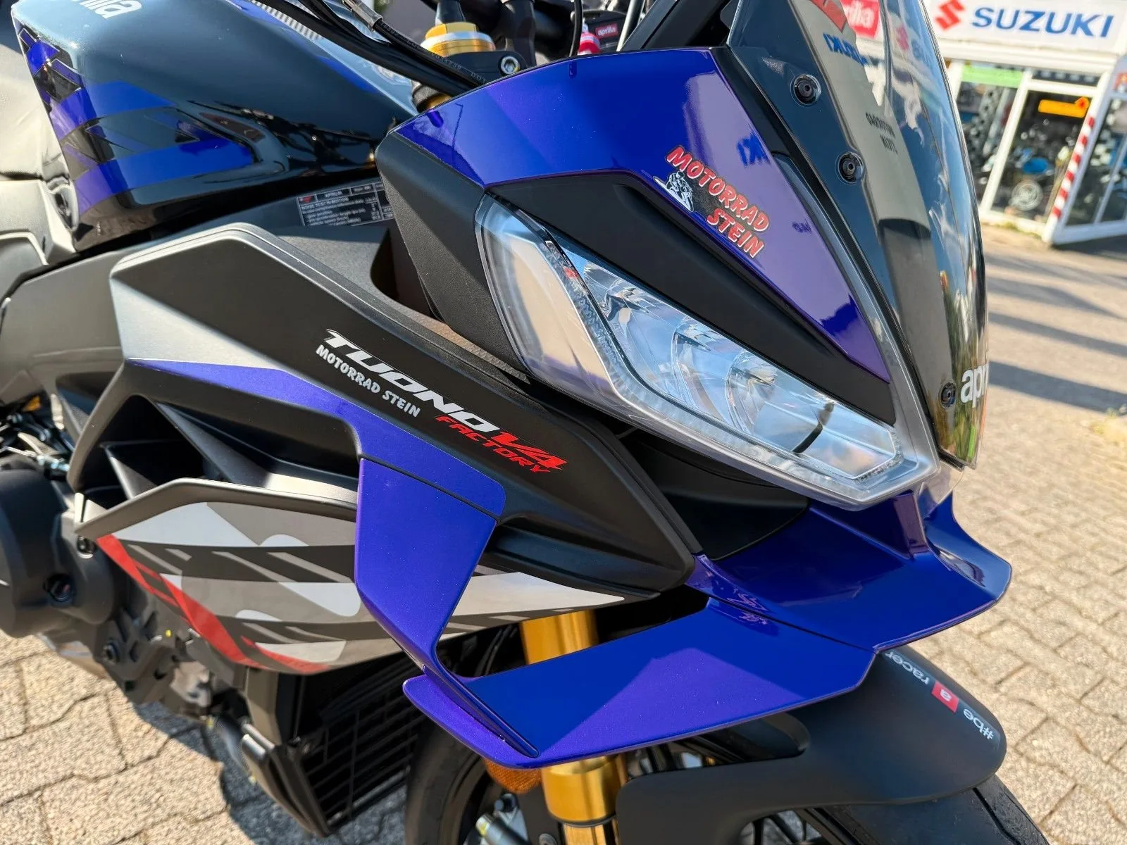 Aprilia Tuono V4 1100 Factory