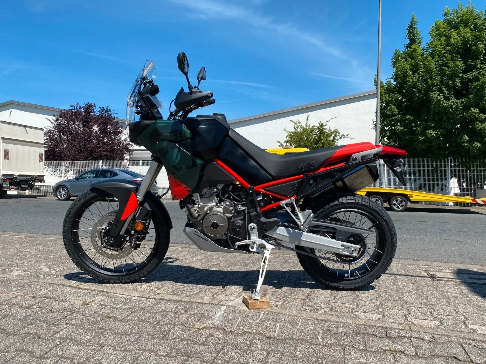 Aprilia Tuareg 660