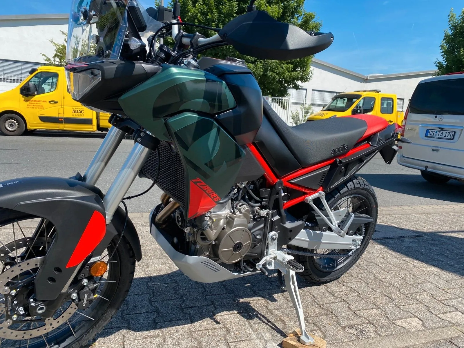 Aprilia Tuareg 660