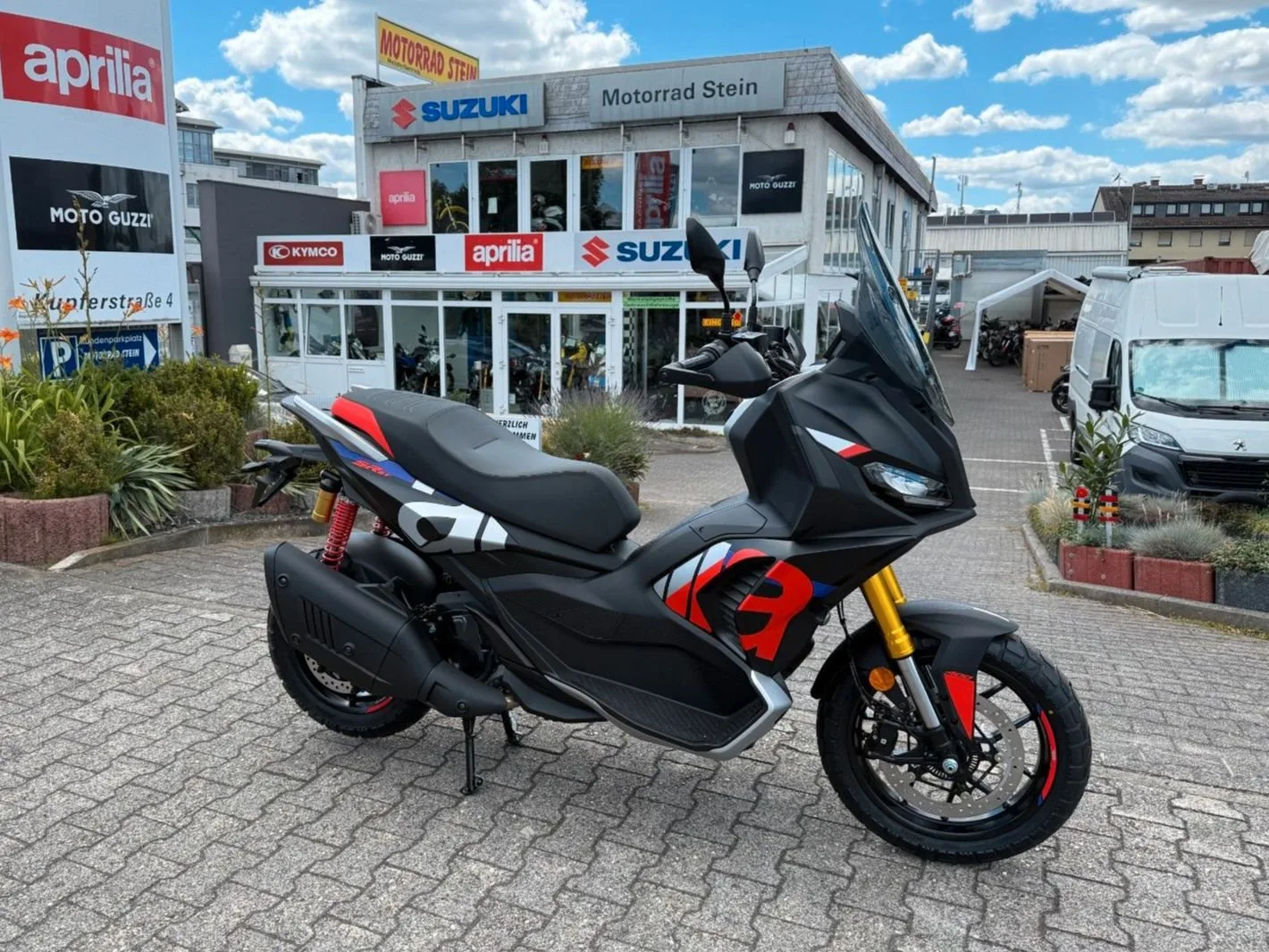 Aprilia SR GT 400