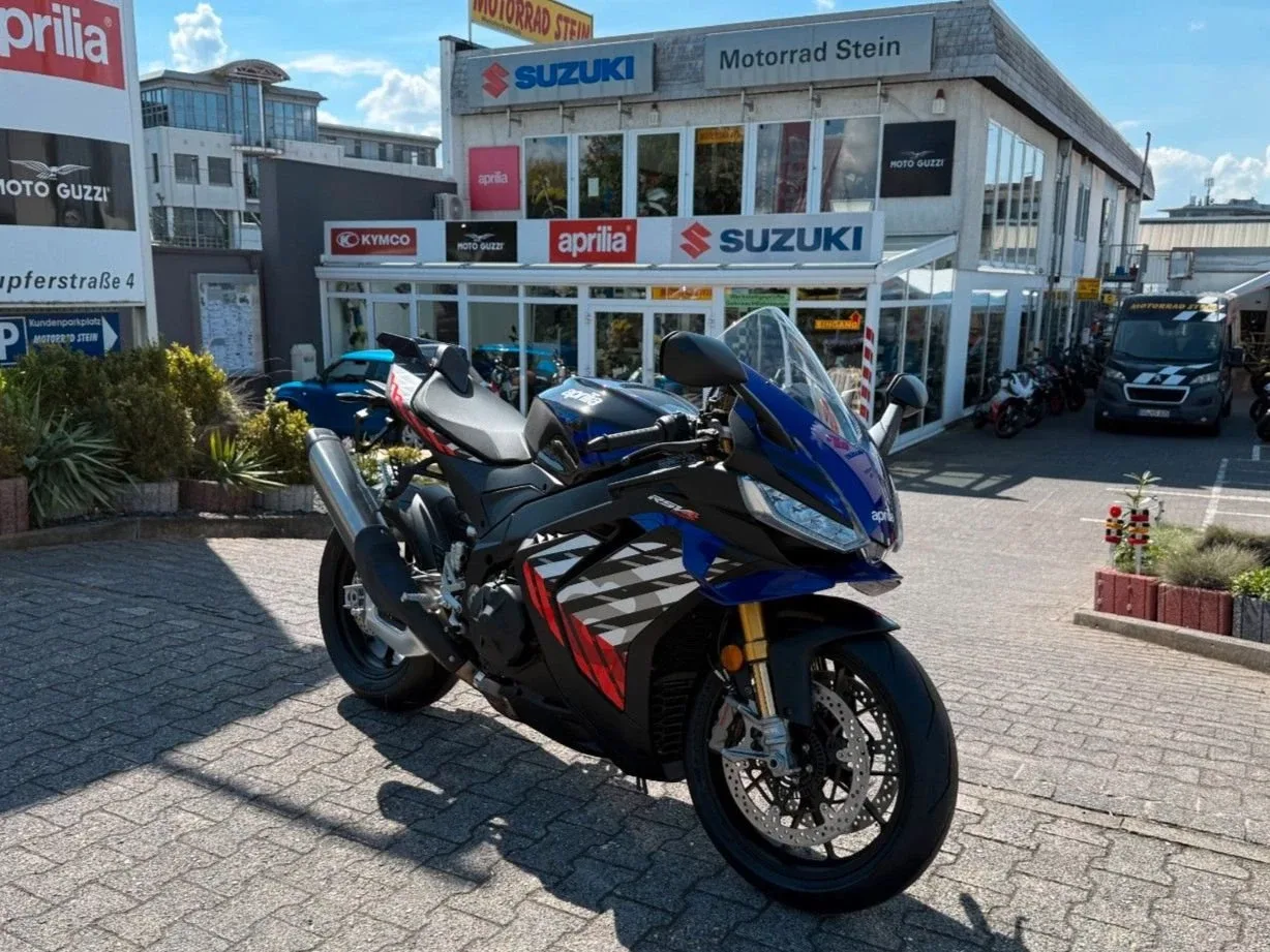 Aprilia RSV4 1100 Factory
