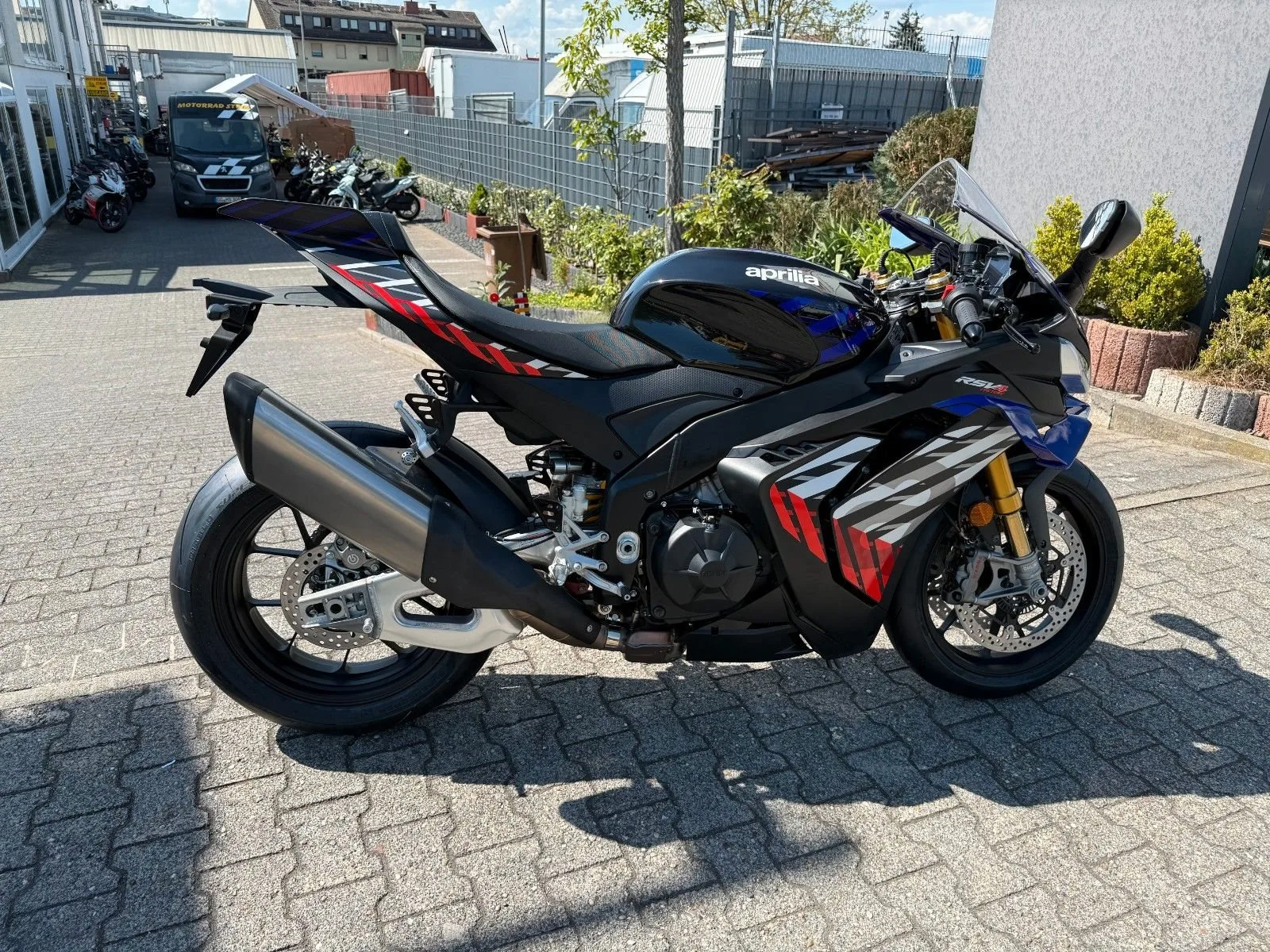 Aprilia RSV4 1100 Factory