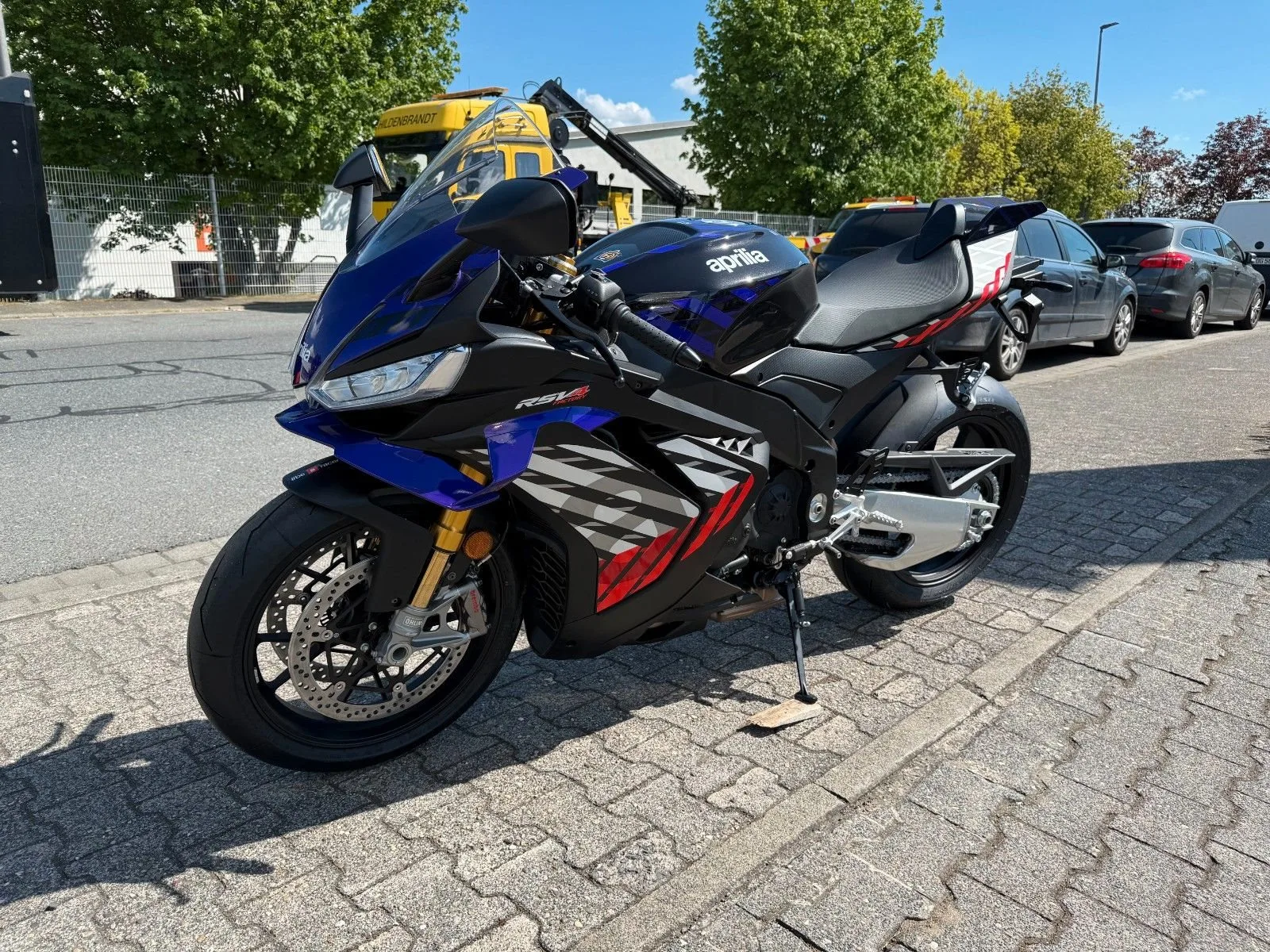Aprilia RSV4 1100 Factory