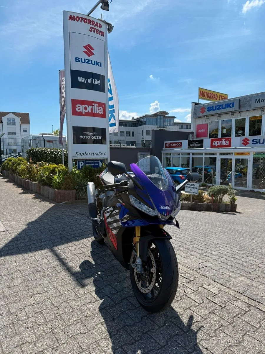 Aprilia RSV4 1100 Factory
