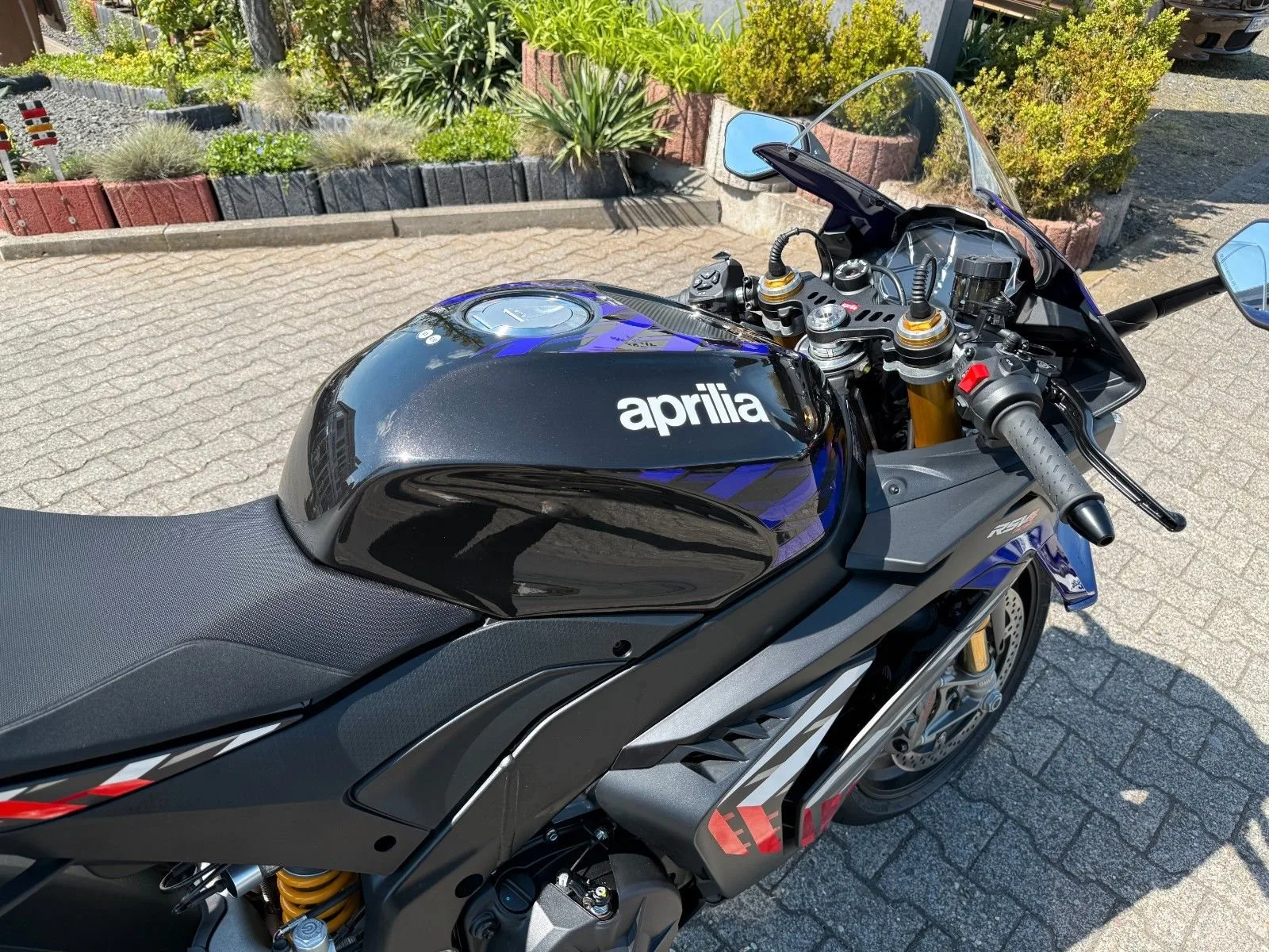 Aprilia RSV4 1100 Factory