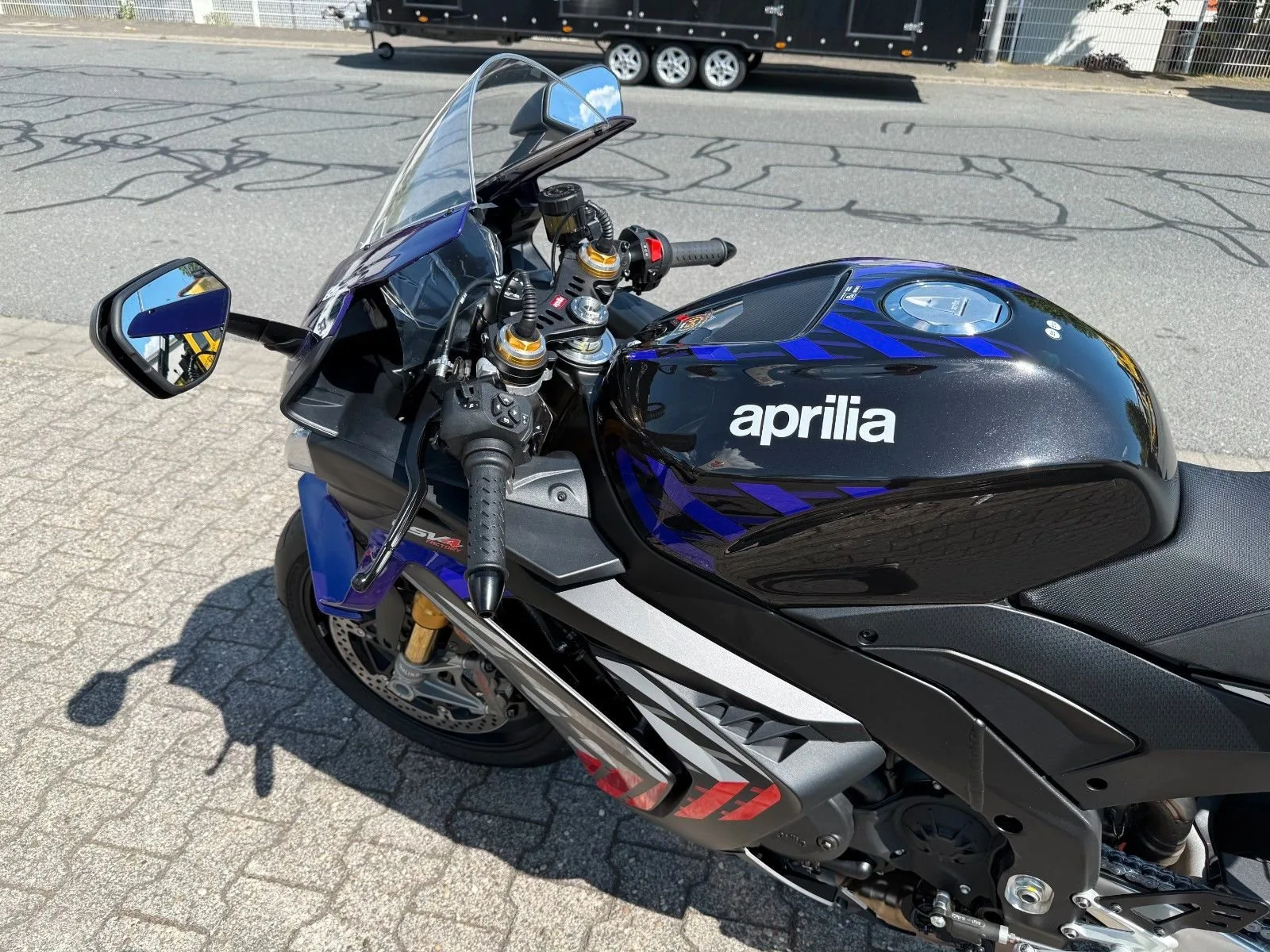 Aprilia RSV4 1100 Factory