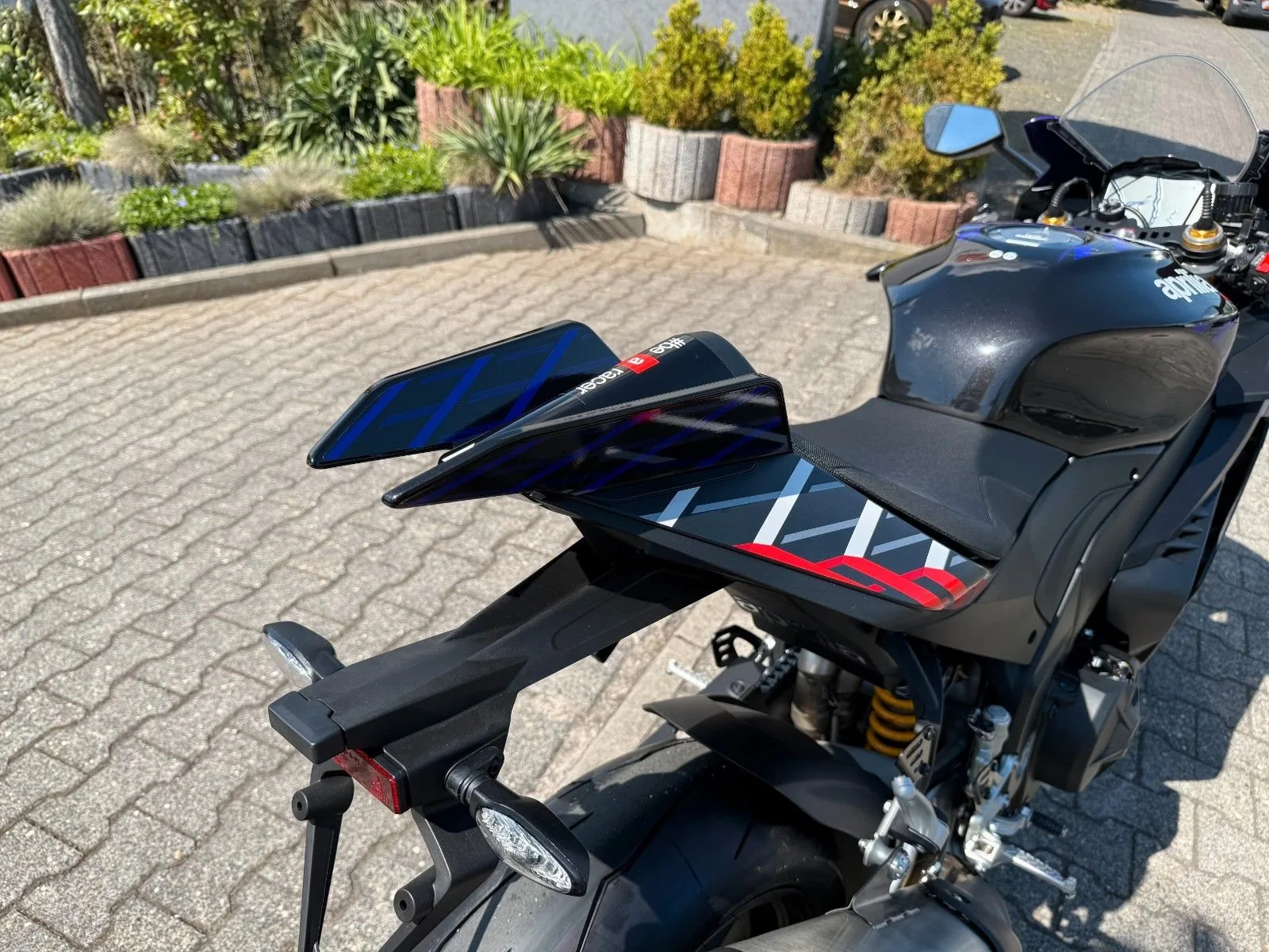 Aprilia RSV4 1100 Factory