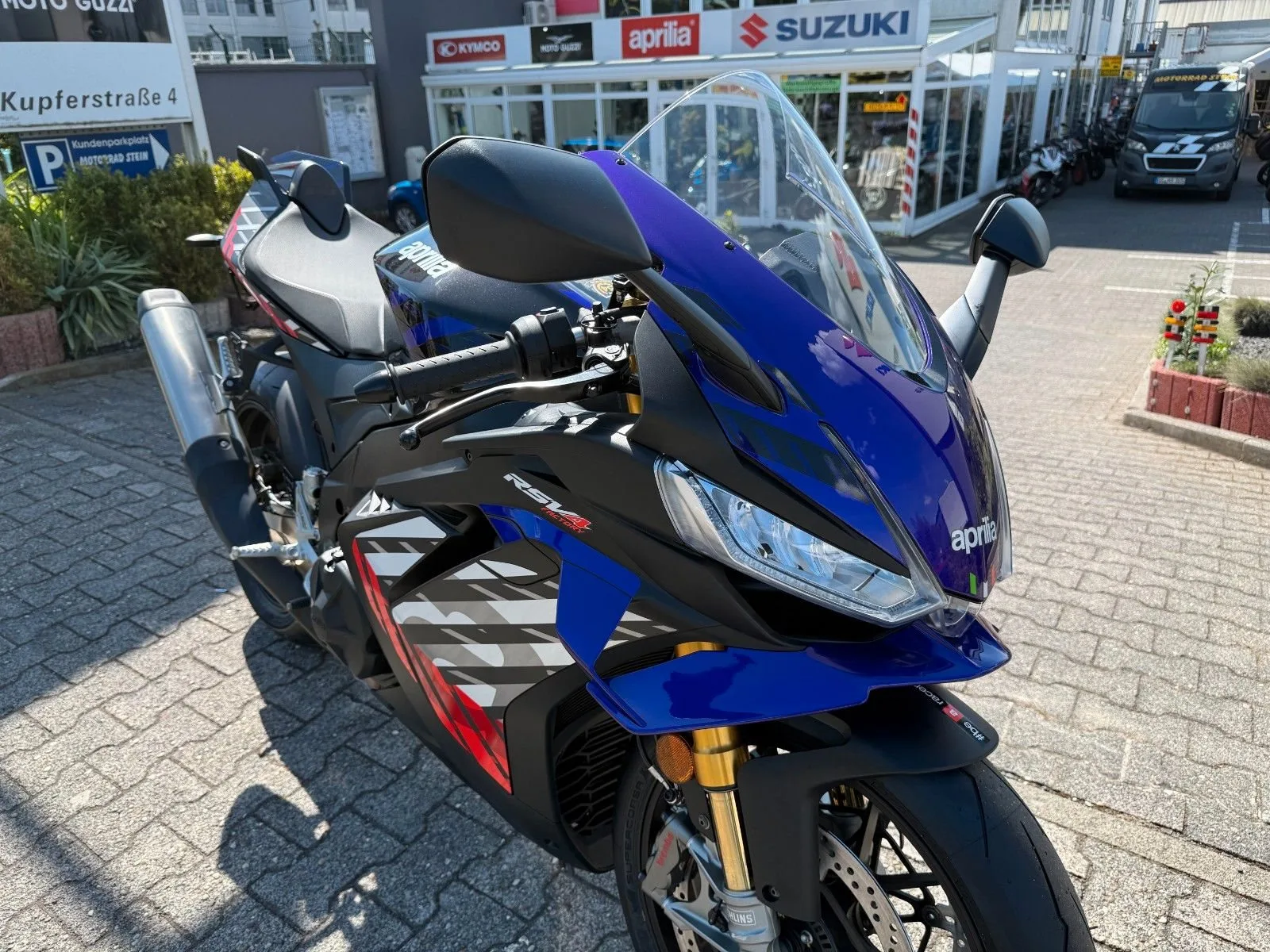 Aprilia RSV4 1100 Factory