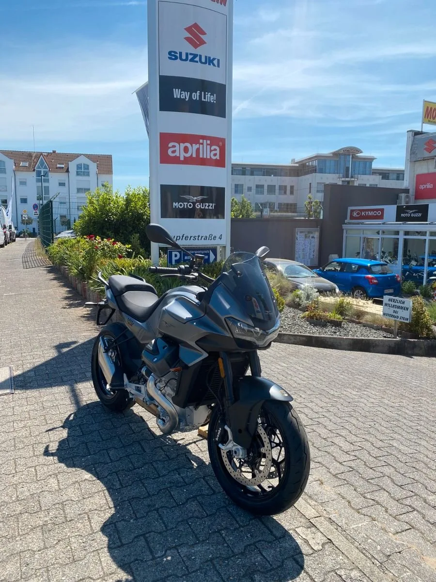 Moto Guzzi V100 Mandello