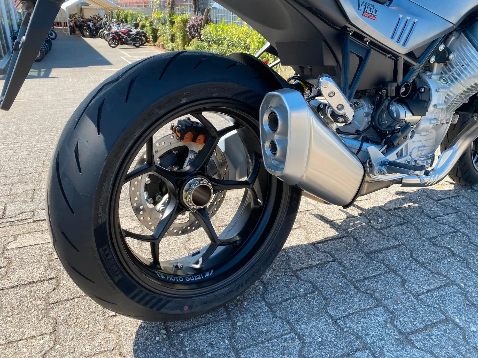 Moto Guzzi V100 Mandello