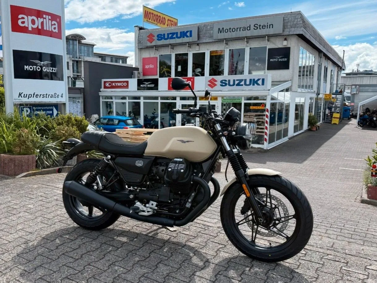 Moto Guzzi V7 Stone