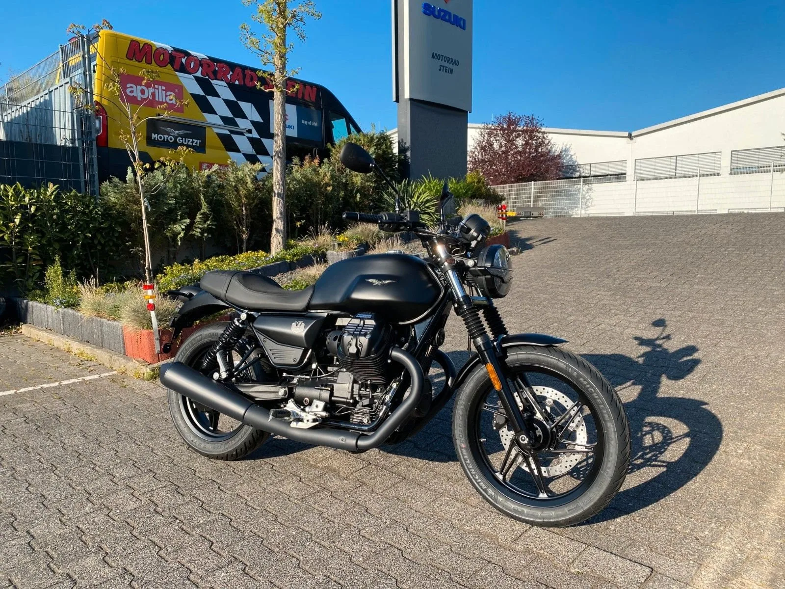 Moto Guzzi V7 Stone