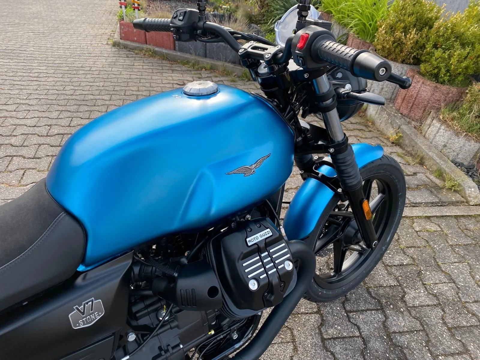 Moto Guzzi V7 Stone