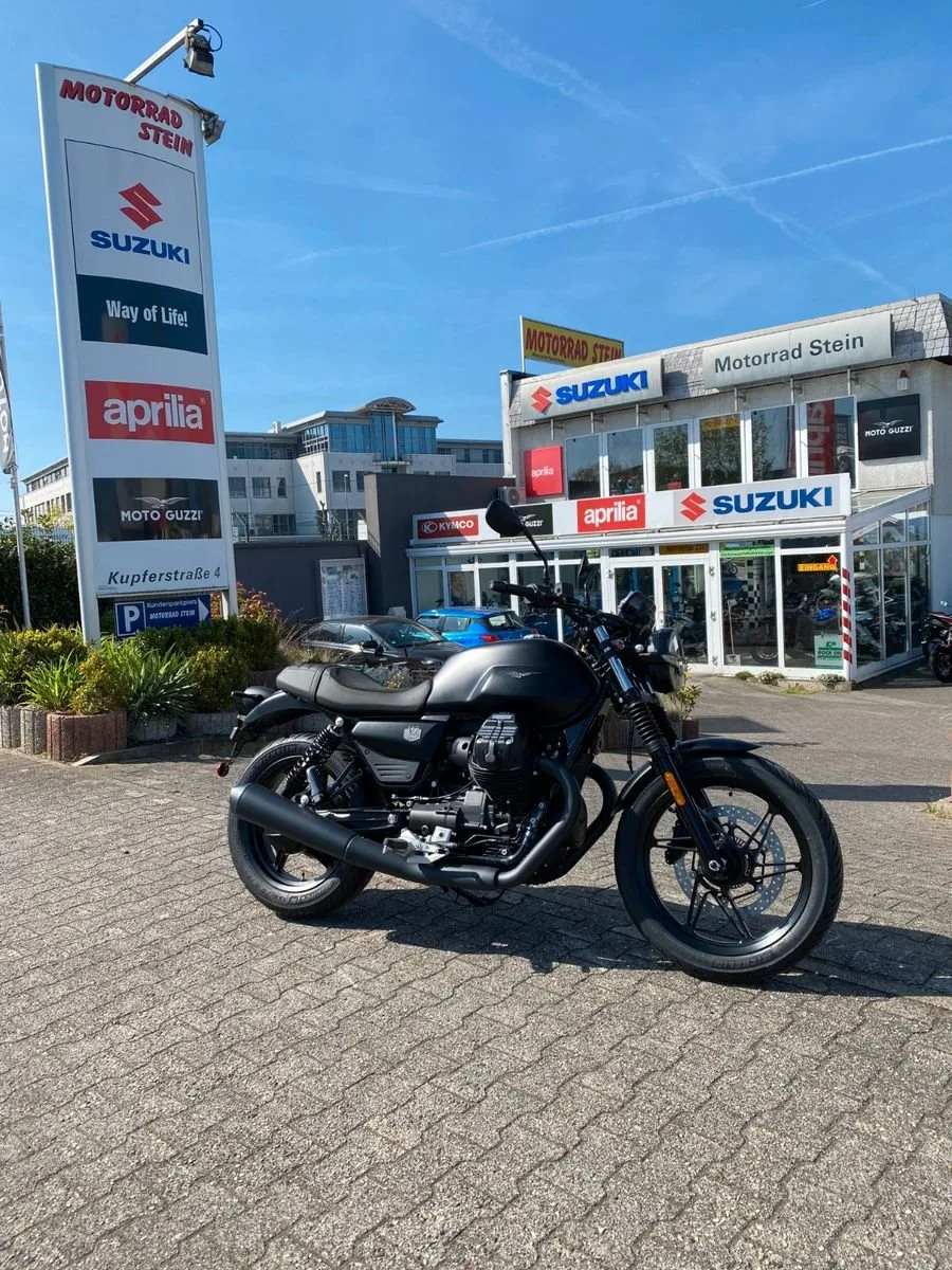 Moto Guzzi V7 Stone