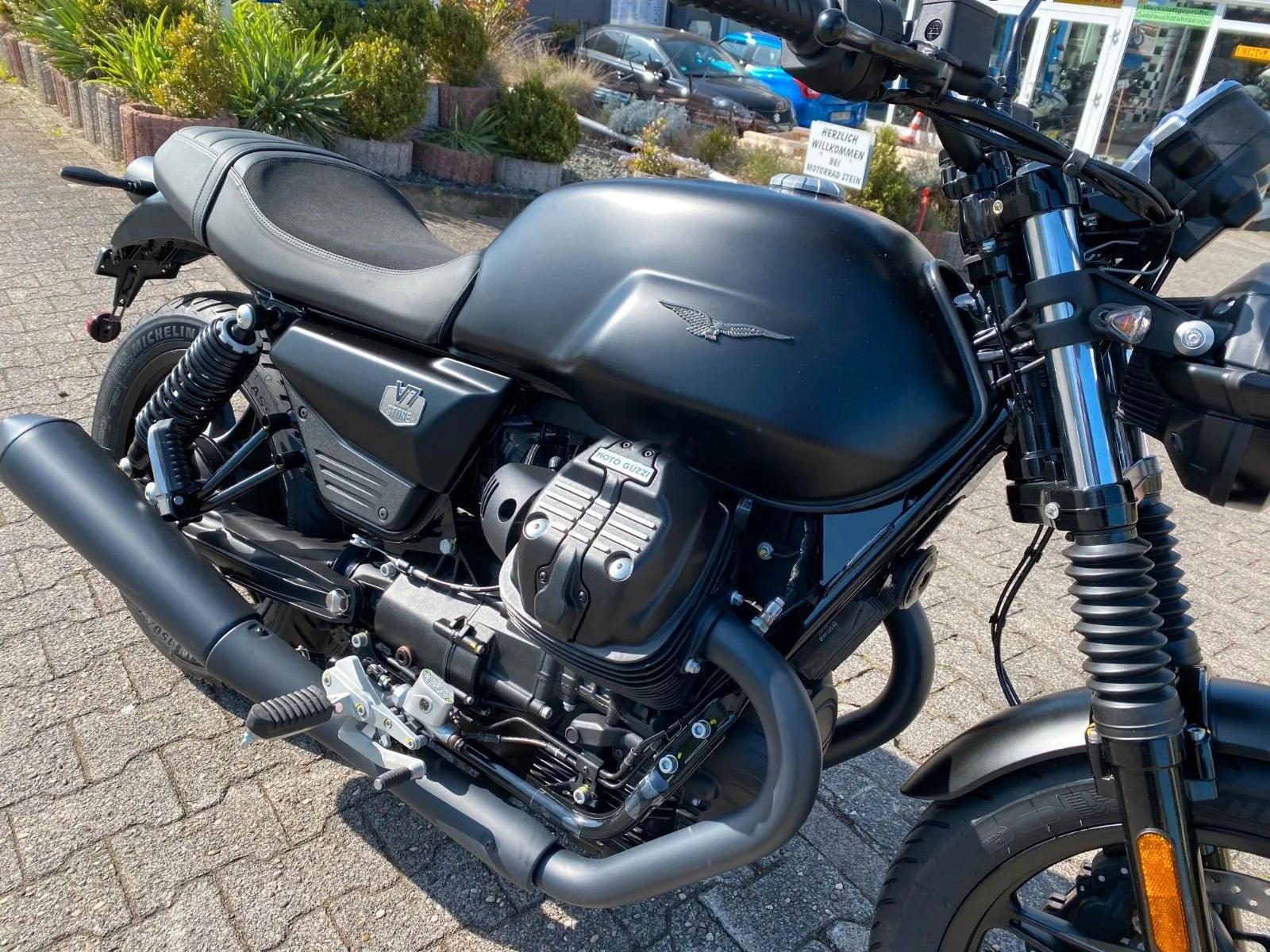 Moto Guzzi V7 Stone